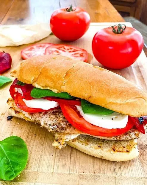 [POS-TRM-CPS] Sandwich – Roasted Red Pepper Caprese