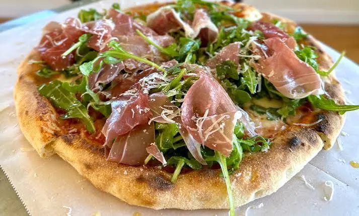Pizza Arugula e Prosciutto
